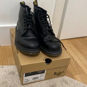 Dr. martens 101 6 eye boot
